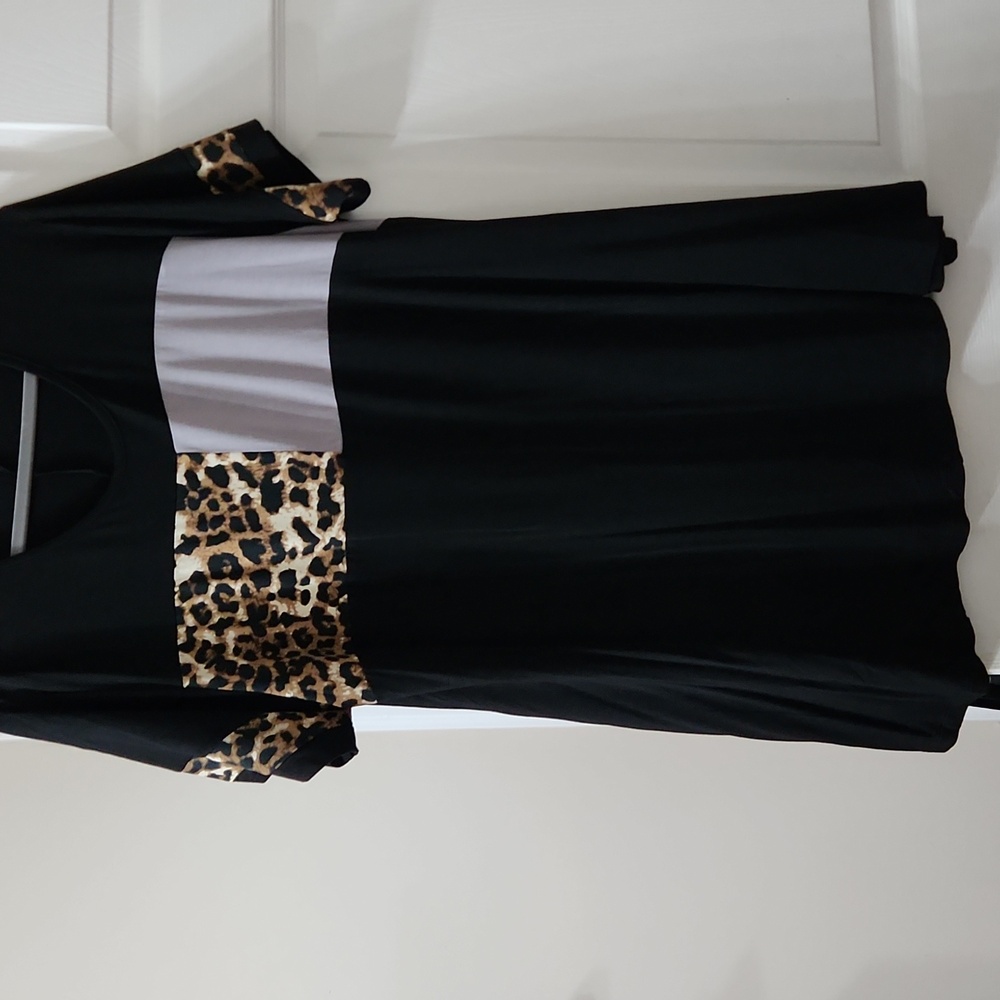 Chic Black and Leopard Print Women's Tunic Nwot Never Worn